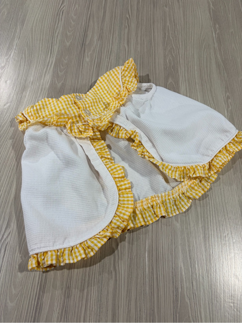 7/$20 White Vintage Baby Top with Yellow Gingham Ruffles and Duck Applique - Picture 4 of 7